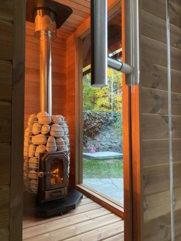 HUUM Kit de chimenea para estufa de sauna a través del techo | Acero inoxidable